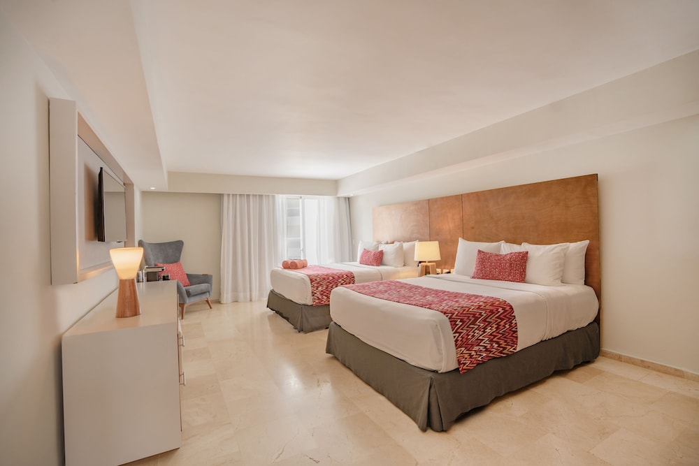 Superior Adults Only Room del hotel Emotions By Hodelpa Puerto Plata. Foto 1