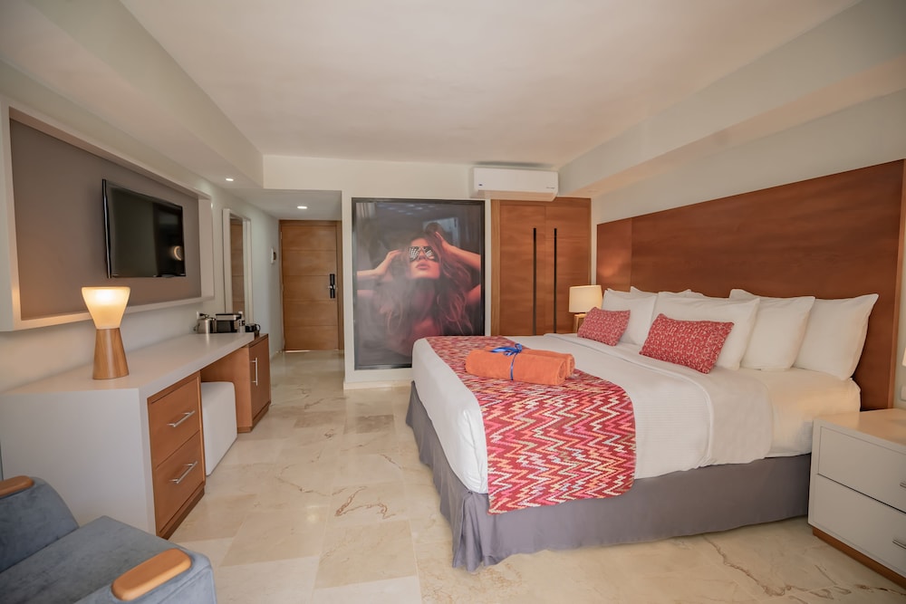 Superior Adults Only Room del hotel Emotions By Hodelpa Puerto Plata. Foto 2