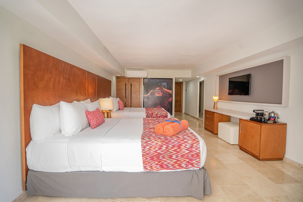 Superior Adults Only Room del hotel Emotions By Hodelpa Puerto Plata. Foto 4