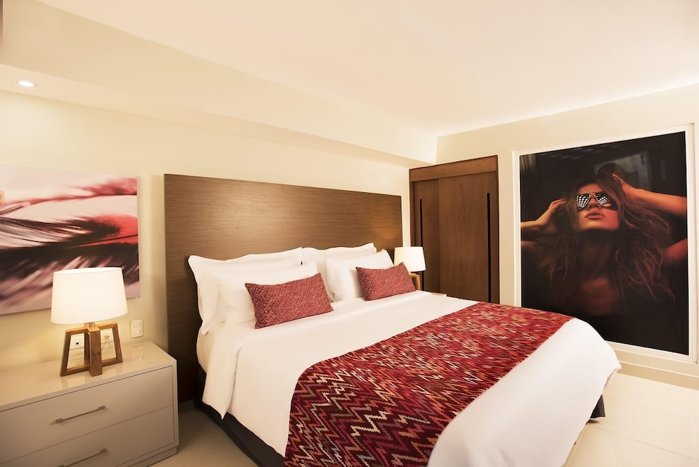 Superior Adults Only Room del hotel Emotions By Hodelpa Puerto Plata. Foto 5