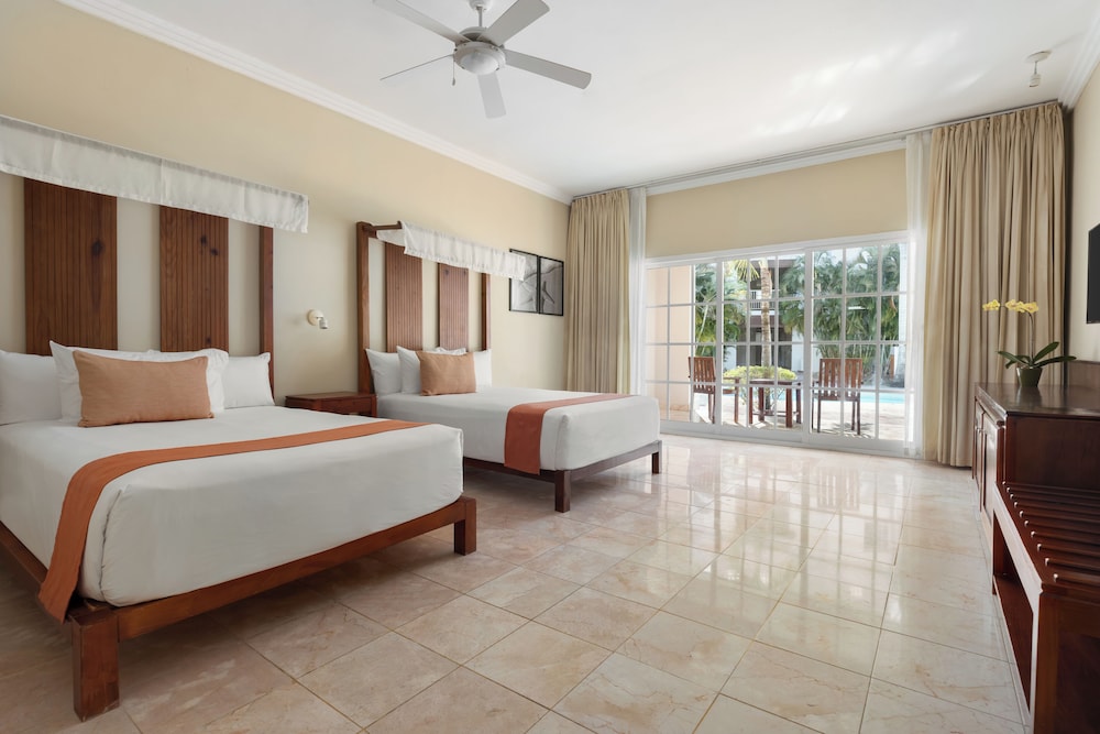 Superior Deluxe con Vista Tropical Doble del hotel Sunscape Coco Punta Cana