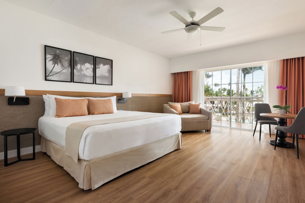Superior Deluxe con Vista Tropical y Cama King del hotel Sunscape Coco Punta Cana. Foto 1