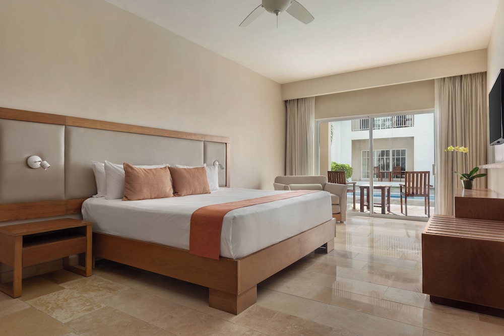 Sun Club Junior Suite Acceso a Piscina Cama King del hotel Sunscape Coco Punta Cana