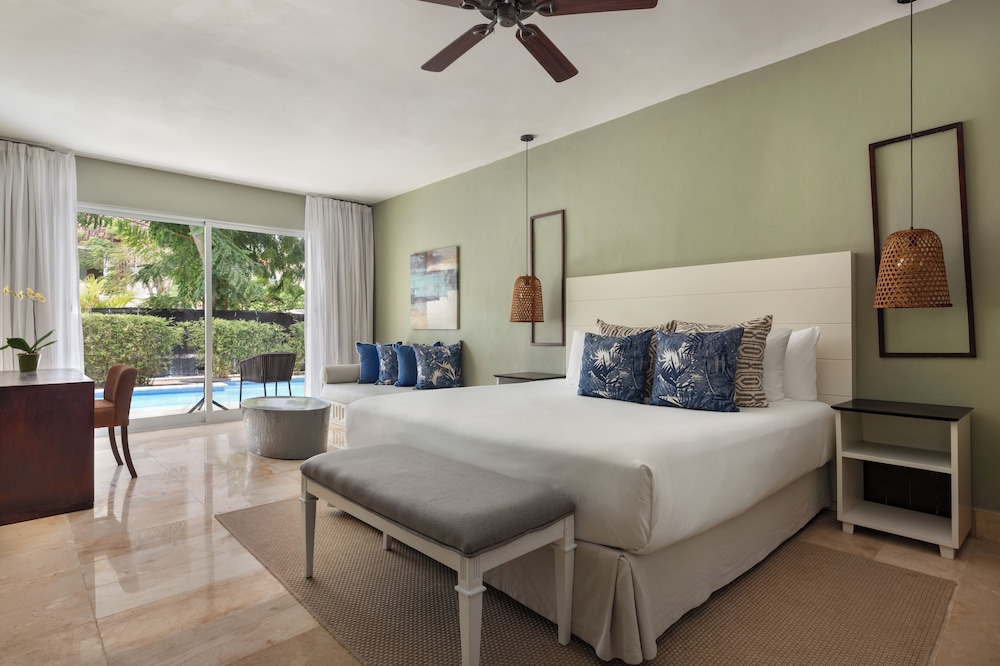 Junior Suite Sun Club con Acceso Directo a Piscina Cama King del hotel Sunscape Coco Punta Cana