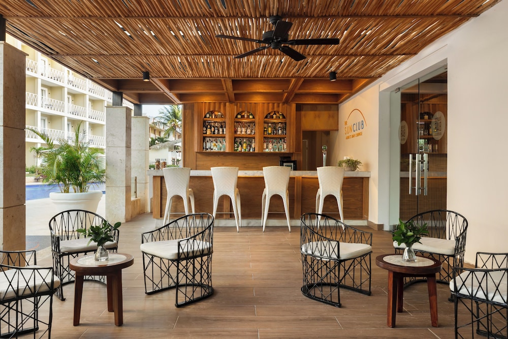 Junior Suite Sun Club con Acceso Directo a Piscina Cama King del hotel Sunscape Coco Punta Cana. Foto 1