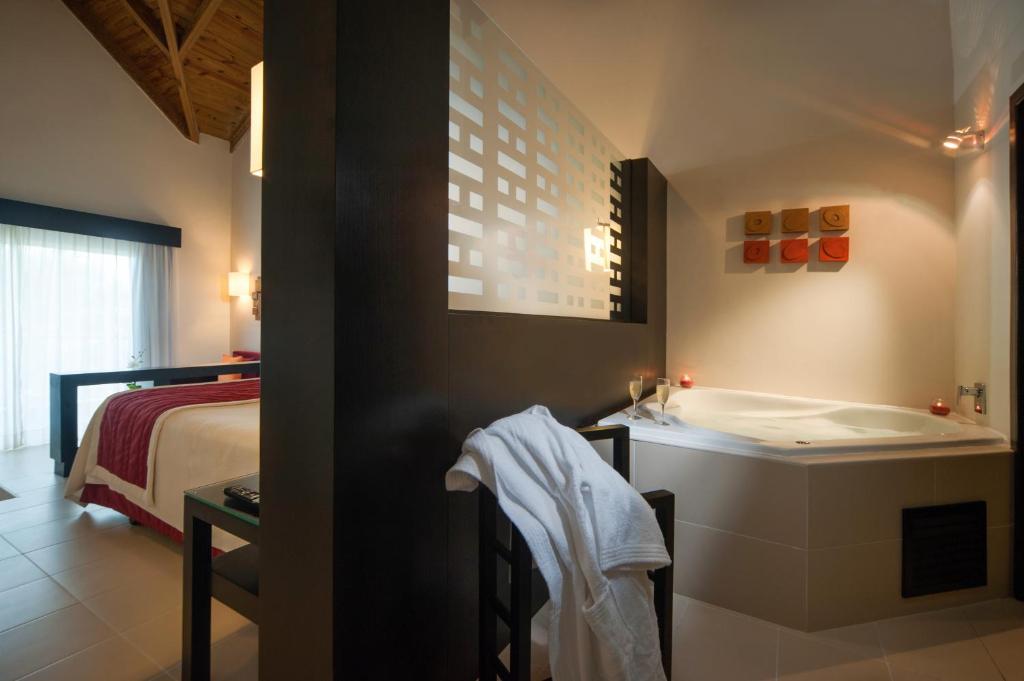Suite Deluxe del hotel Punta Cana Princess Adults Only - All Inclusive. Foto 2
