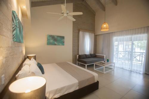 Suite Junior frente al mar (Golden Club VIP) del hotel Vista Sol Punta Cana Beach Resort and Spa - All Inclusive. Foto 2