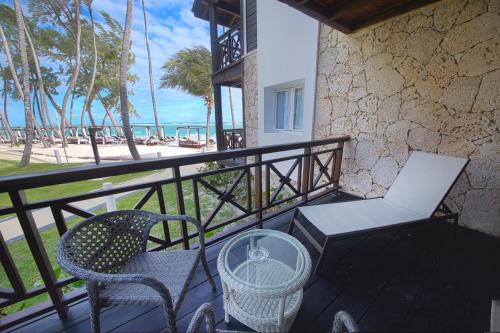 Suite Junior frente al mar (Golden Club VIP) del hotel Vista Sol Punta Cana Beach Resort and Spa - All Inclusive. Foto 3