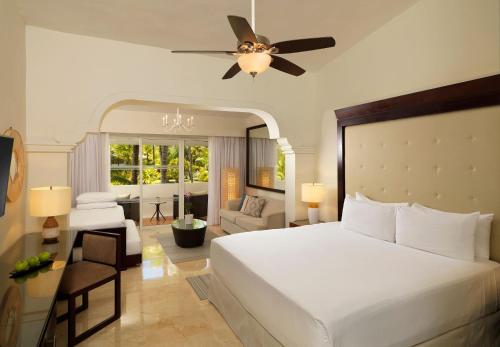 Habitación Familiar Tropical Palms del hotel Meliá Caribe Beach Resort. Foto 2