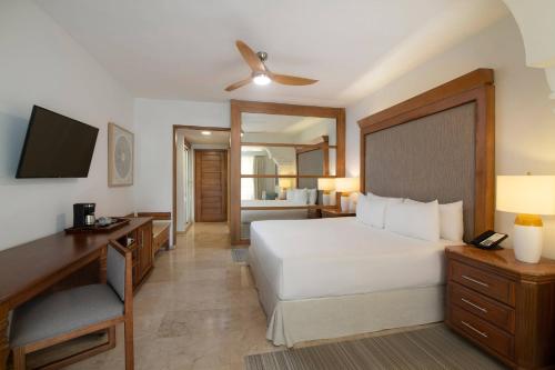 Suite Junior The Level con vistas al jardín del hotel Meliá Caribe Beach Resort. Foto 2