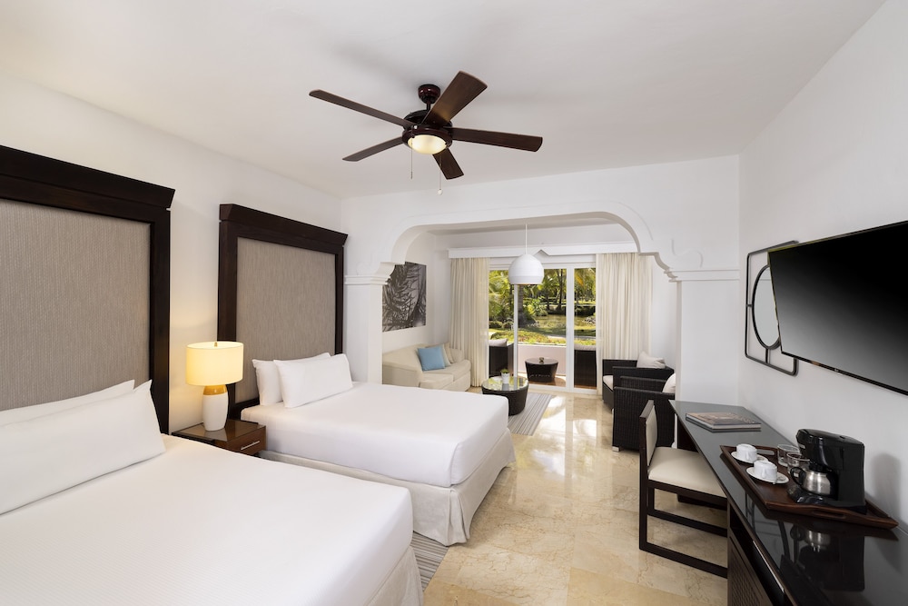 Two - Bedroom Suite Vista jardín del hotel Meliá Caribe Beach Resort