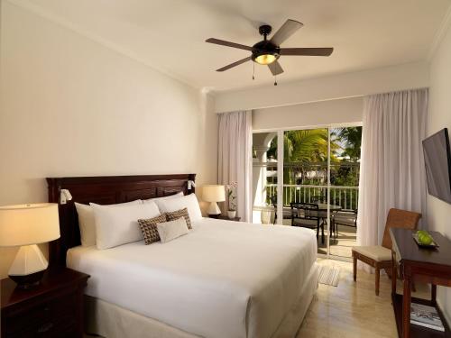 Suite Master The Level con vistas al jardín del hotel Meliá Caribe Beach Resort. Foto 7