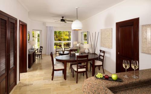 Suite Master The Level con vistas al jardín del hotel Meliá Caribe Beach Resort. Foto 8