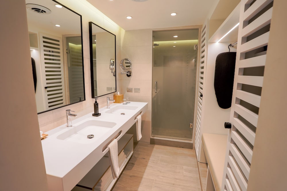 Privileged Deluxe Junior Suite Swim Up del hotel Catalonia Punta Cana - All Inclusive. Foto 3