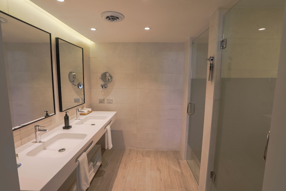 Privileged Deluxe Junior Suite Swim Up del hotel Catalonia Punta Cana - All Inclusive. Foto 5