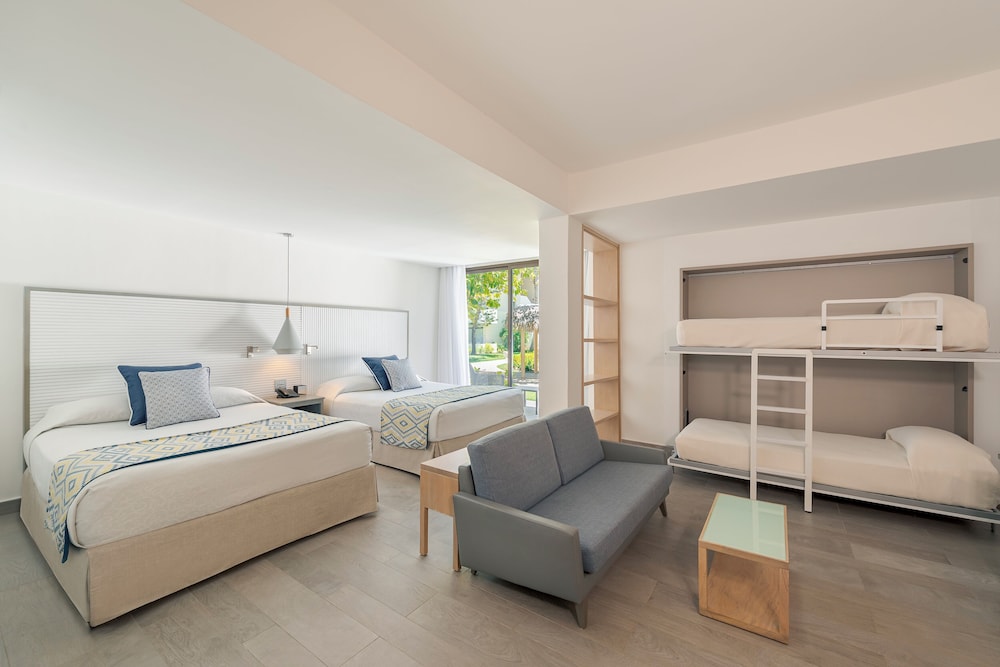 Privileged Family Deluxe Junior Suite del hotel Catalonia Punta Cana - All Inclusive