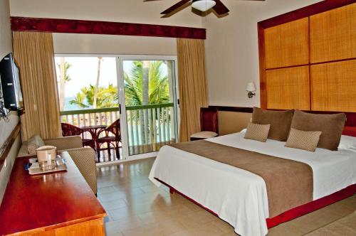 Habitación Doble Superior con vistas al mar del hotel Vik Arena Blanca. Foto 8