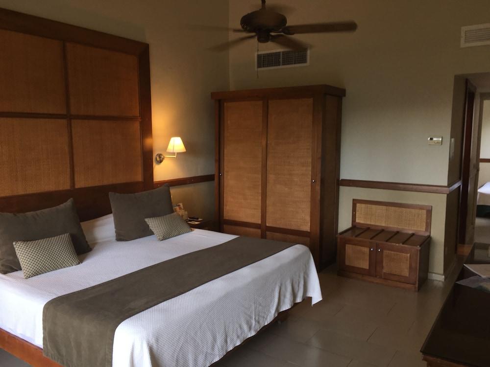 SUPERIOR FAMILY SUITE del hotel Vik Arena Blanca
