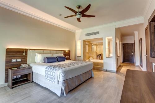 Suite Presidencial Diamond Club de lujo con 1 dormitorio y jacuzzi del hotel Royalton Splash Punta Cana, An Autograph Collection All-inclusive Resort and Casino. Foto 5