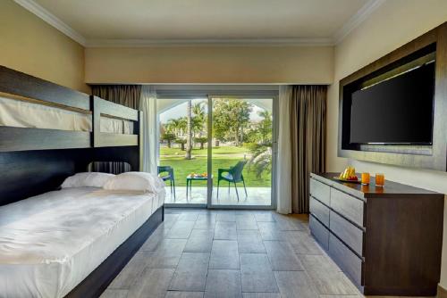 Habitación Familiar de lujo del hotel Royalton Splash Punta Cana, An Autograph Collection All-inclusive Resort and Casino. Foto 4
