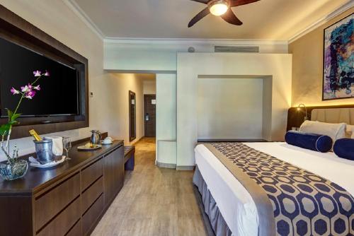 Habitación Familiar de lujo del hotel Royalton Splash Punta Cana, An Autograph Collection All-inclusive Resort and Casino. Foto 5