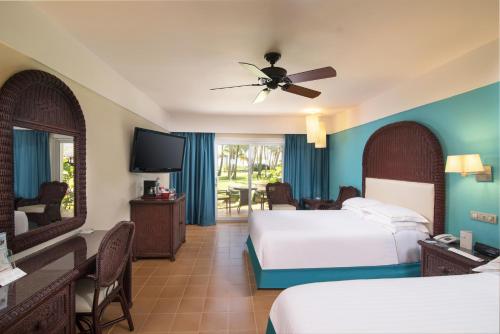 Habitación Superior con acceso directo a la piscina - Planta premium del hotel Barceló Bávaro Beach - Adults Only - All Inclusive. Foto 2