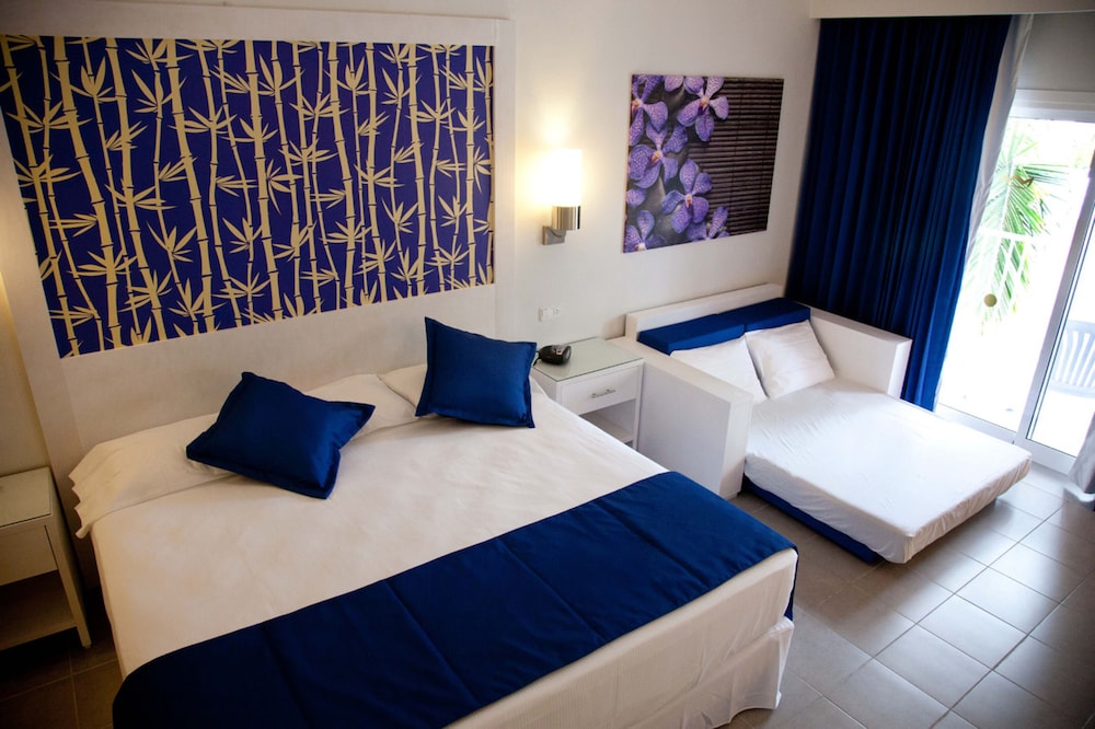 Habitación familiar del hotel Riu Bambu - All Inclusive