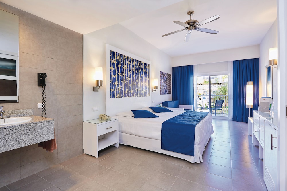 Habitación familiar del hotel Riu Bambu - All Inclusive. Foto 3
