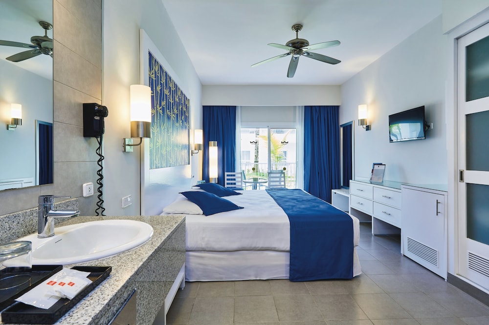 Habitación Deluxe, habitaciones comunicadas del hotel Riu Bambu - All Inclusive. Foto 3