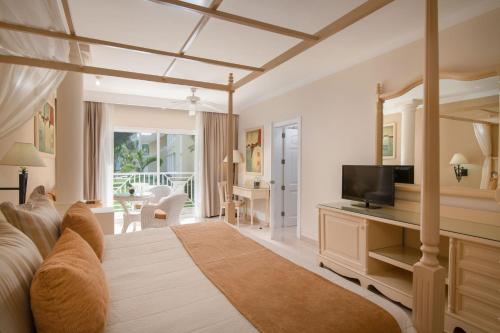 Suite Junior Superior del hotel Grand Bahia Principe El Portillo. Foto 3