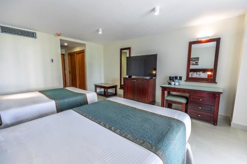 Superior Deluxe del hotel Dominican Fiesta Hotel, Trademark By Wyndham. Foto 1