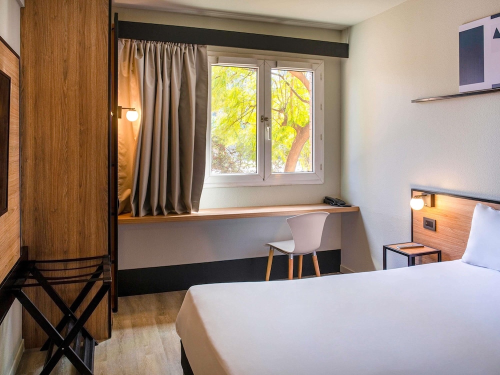 Habitacion Standard con 1 cama doble del hotel Ibis Mendoza