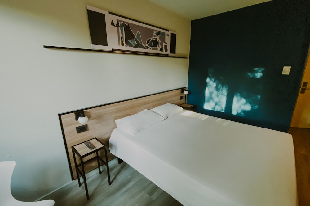Habitacion Standard con 1 cama doble del hotel Ibis Mendoza. Foto 3