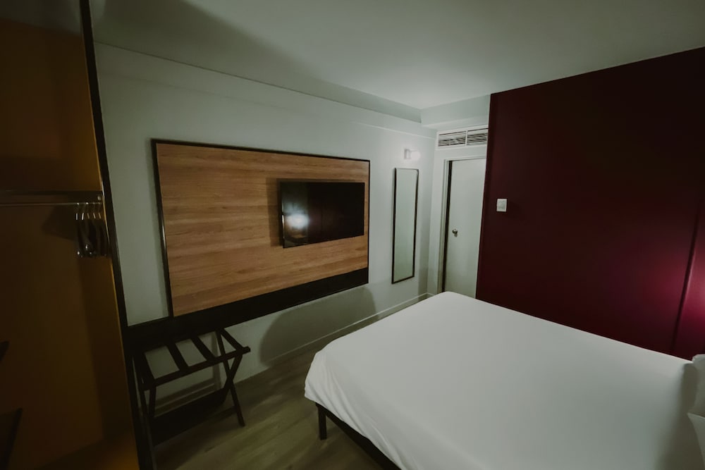 Habitacion Standard con 1 cama doble del hotel Ibis Mendoza. Foto 5