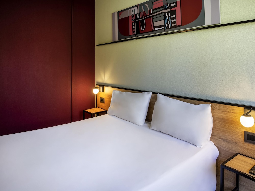 Habitacion Standard con 1 cama doble del hotel Ibis Mendoza. Foto 13