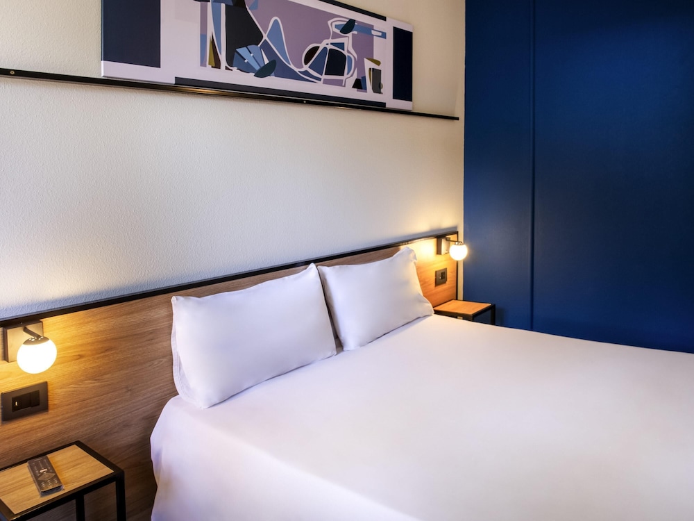 Habitacion Standard con 1 cama doble del hotel Ibis Mendoza. Foto 15