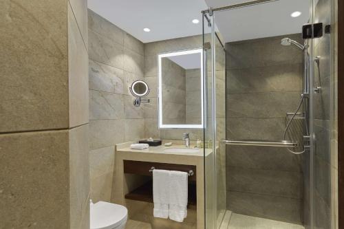 Habitación familiar comunicada con vistas al río del hotel Ramses Hilton. Foto 9