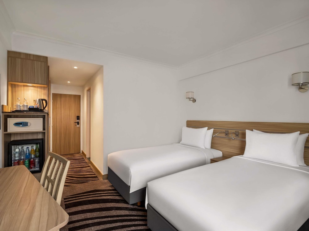 Superior Room with 2 single beds, Pool Side del hotel Novotel Cairo Airport. Foto 5