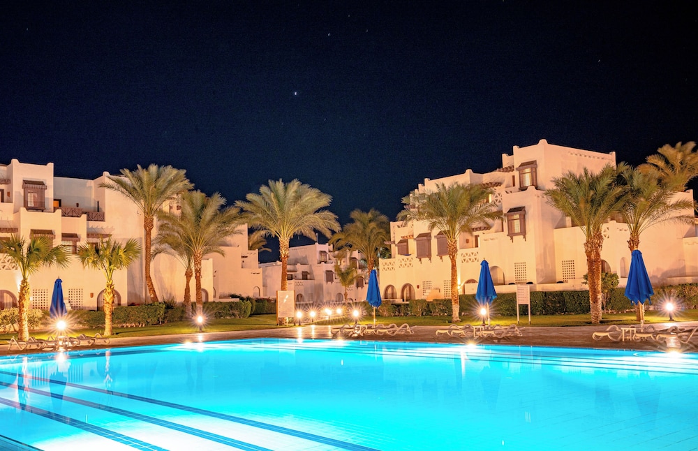 Habitación Superior con 2 camas individuales, Lado del Jardín del hotel Mercure Hurghada. Foto 10