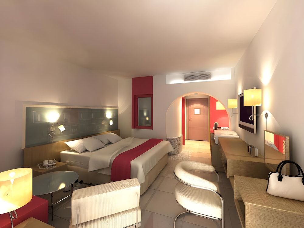 Habitación Superior con 1 cama doble, Lado del Jardín del hotel Mercure Hurghada. Foto 2