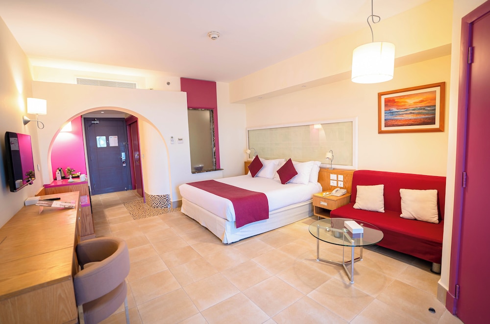 Habitación Familiar Superior, Lado del Jardín del hotel Mercure Hurghada