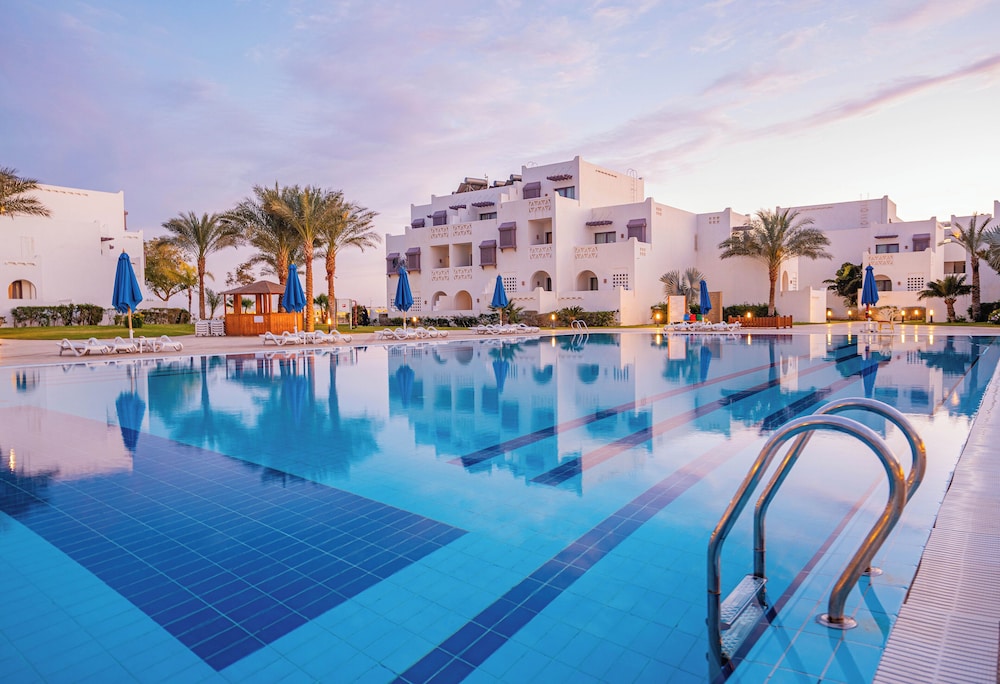 Habitación Familiar Superior, Lado de la Piscina del hotel Mercure Hurghada. Foto 6