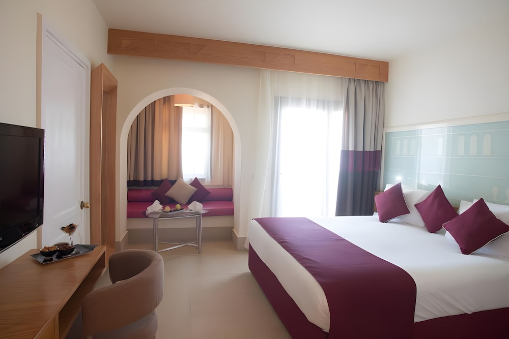 Habitación Estándar con 1 cama doble, Vistas al Mar del hotel Mercure Hurghada. Foto 1