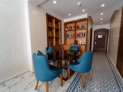 Suite Executive con vistas al mar del hotel Movenpick Resort Sharm El Sheik Naama Bay. Foto 2