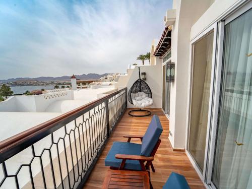 Suite Executive con vistas al mar del hotel Movenpick Resort Sharm El Sheik Naama Bay. Foto 2