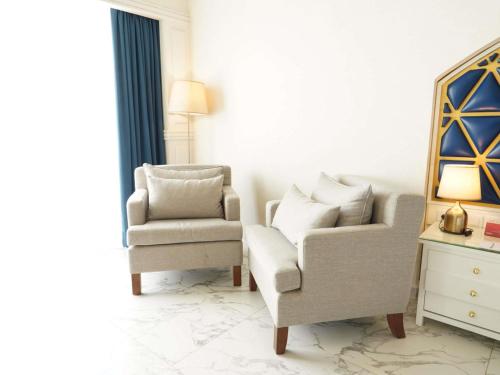 Suite Executive con vistas al mar del hotel Movenpick Resort Sharm El Sheik Naama Bay. Foto 7
