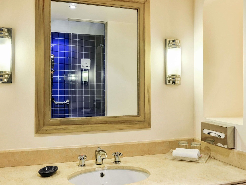 Habitación Estándar con 1 cama doble, lado jardín (Ala Palm) del hotel Novotel Sharm El-sheikh. Foto 5