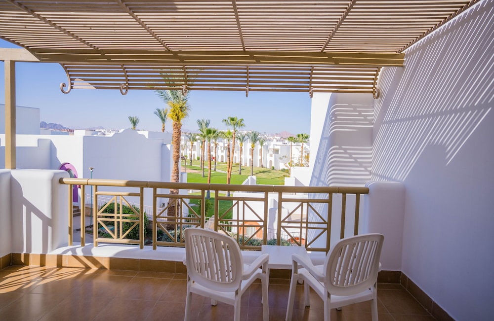 Habitación Estándar con 2 camas individuales, lado jardín (Ala Palm) del hotel Novotel Sharm El-sheikh. Foto 5