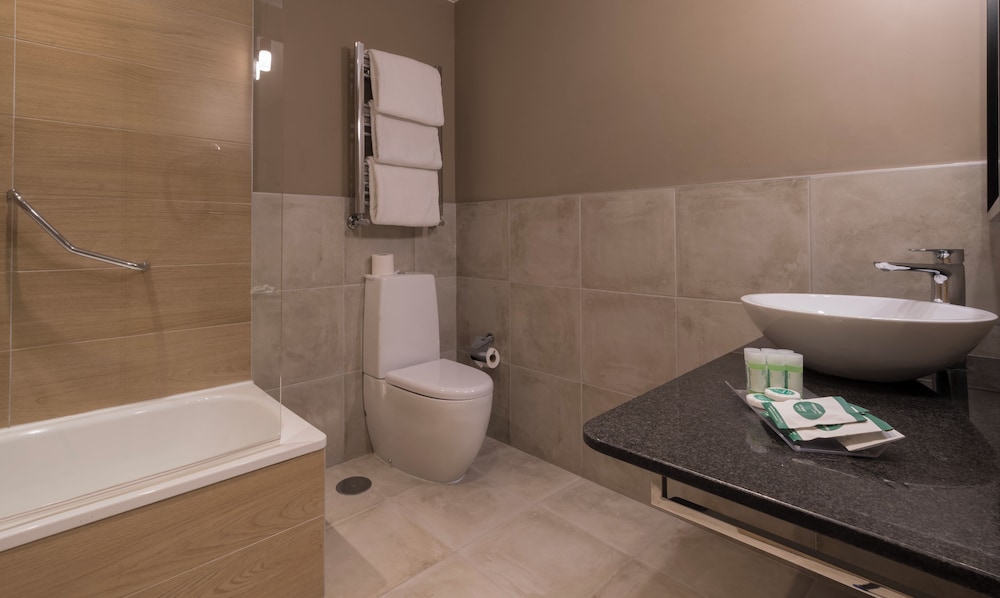 Habitación triple del hotel Avenida. Foto 2