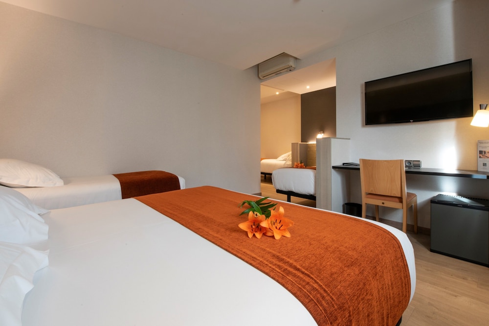 Habitación familiar del hotel Avenida. Foto 6